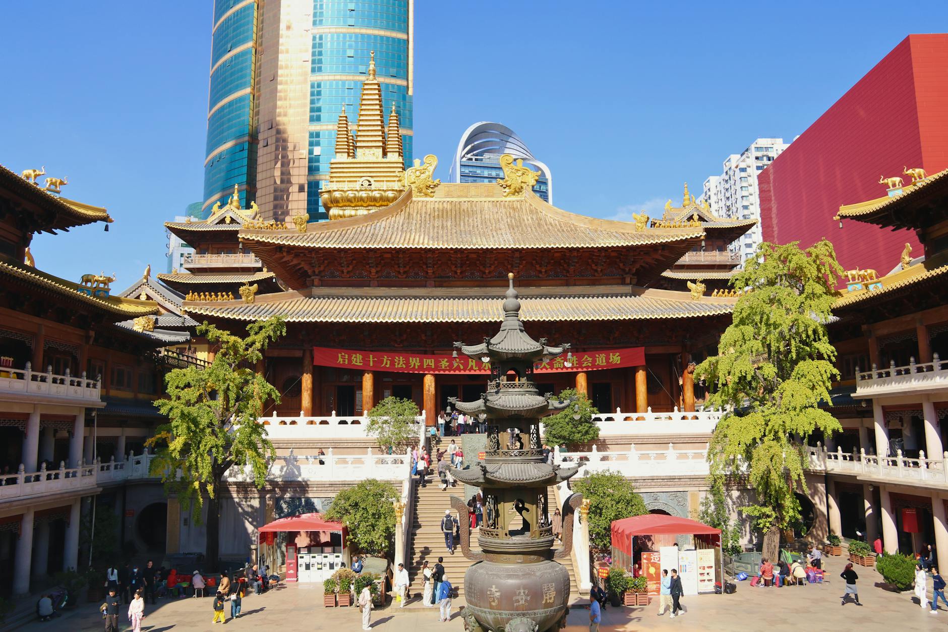 Jing'an Temple district in Shanghai — an excellent all-around neighborhood to stay in Shanghai