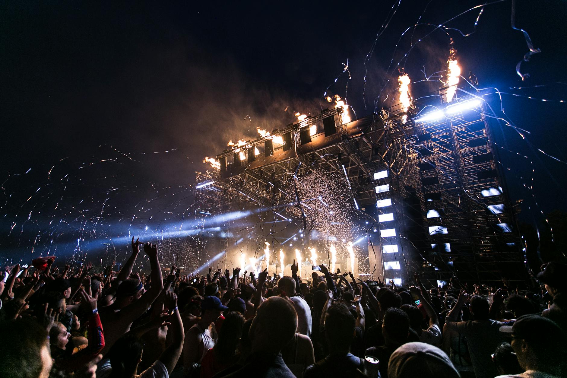 best nightclubs shanghai edm stage