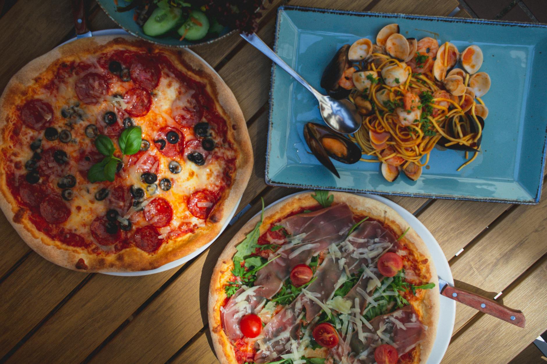 family restaurants shanghai pizza pasta