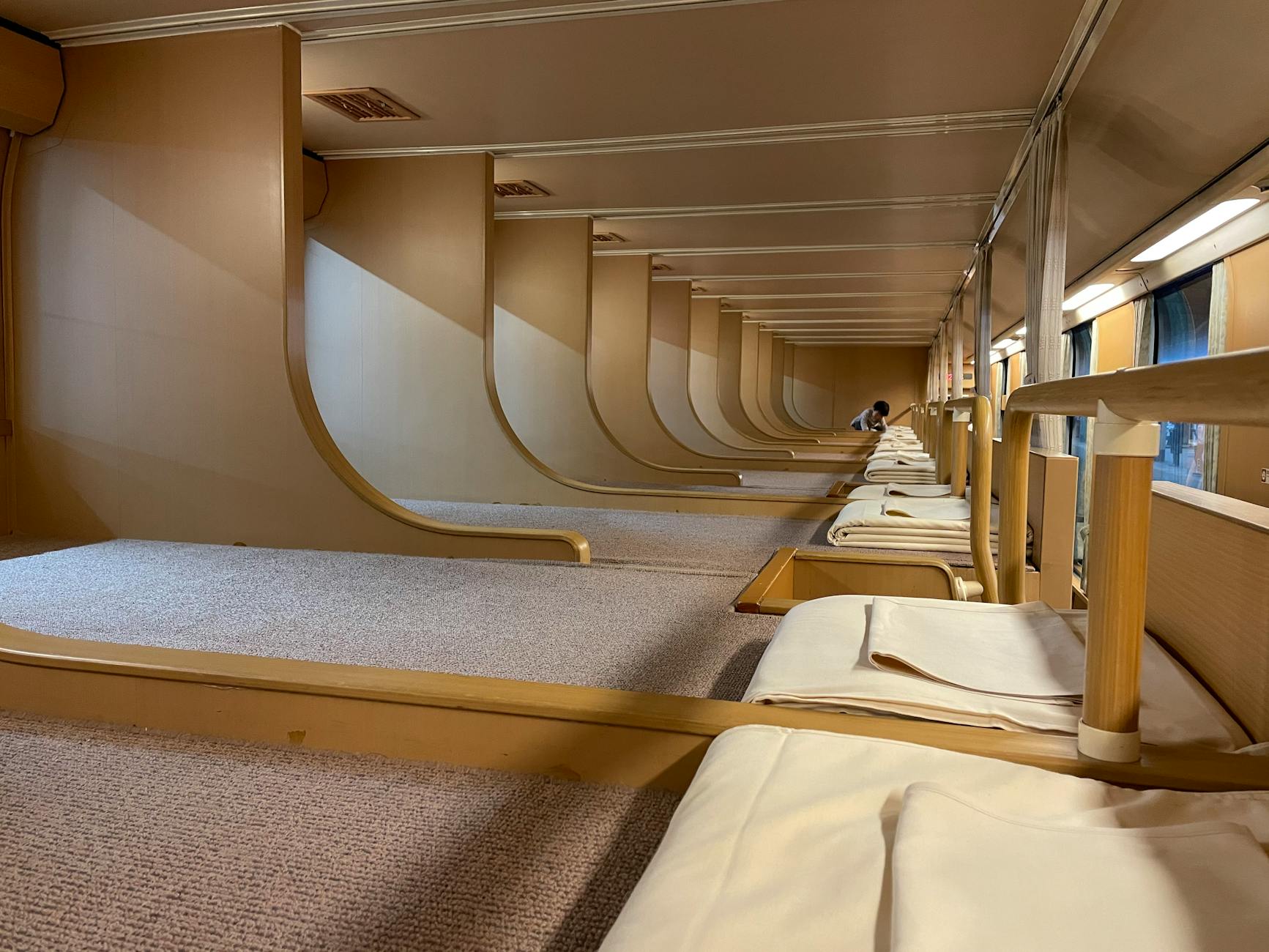 hotels near pudong airport capsule