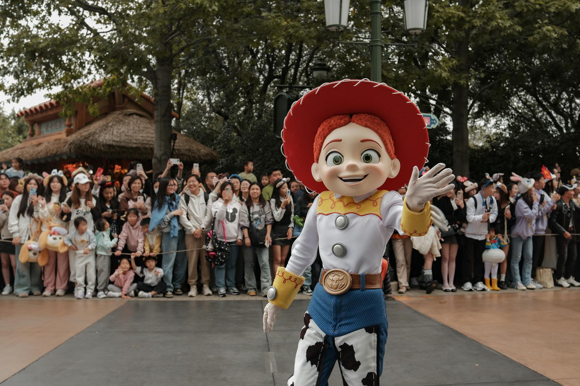 Shanghai Disneyland Toy Story character parade