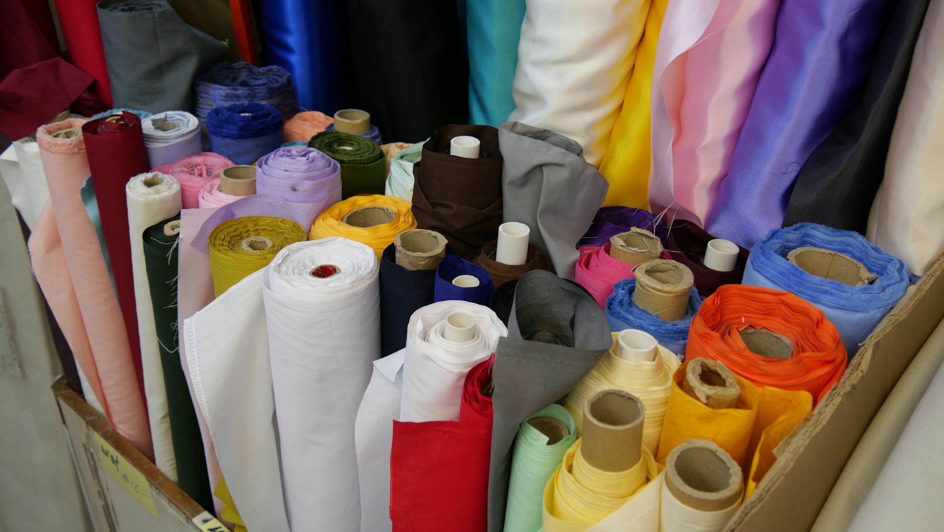 shanghai fabric market silk rolls