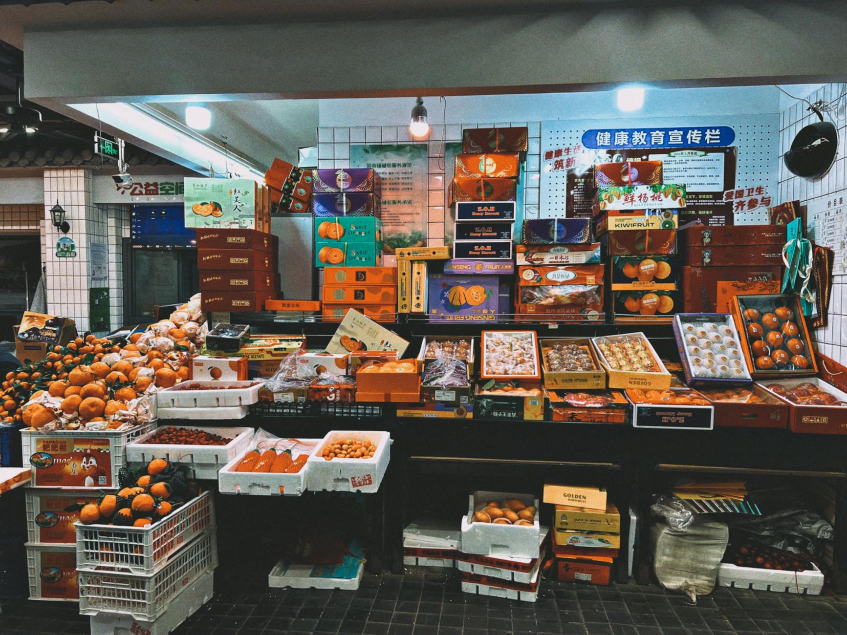 Shanghai local market food etiquette tips for visitors