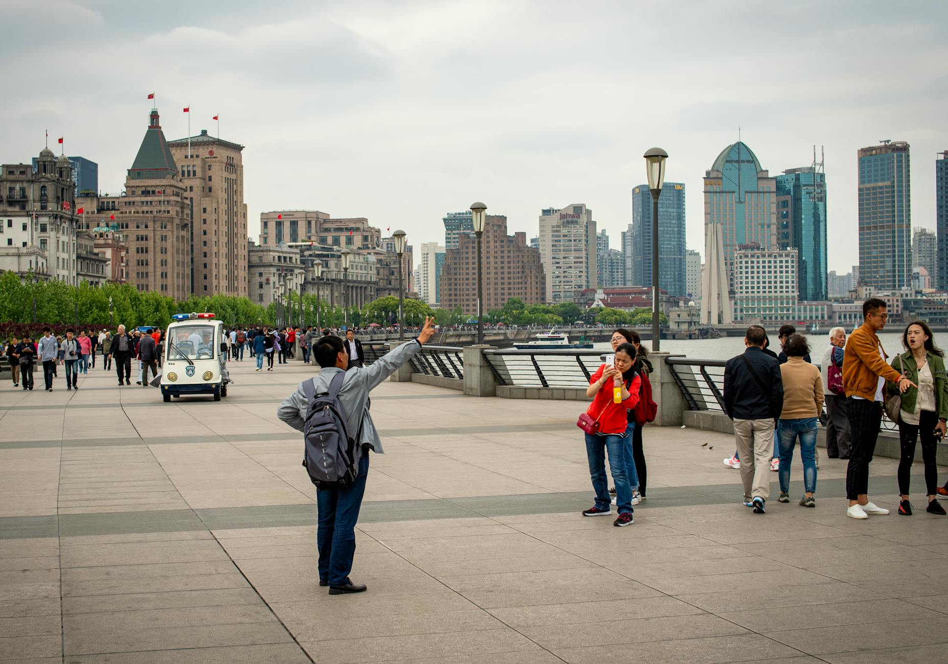 Shanghai scams to avoid tourists walking along the Bund