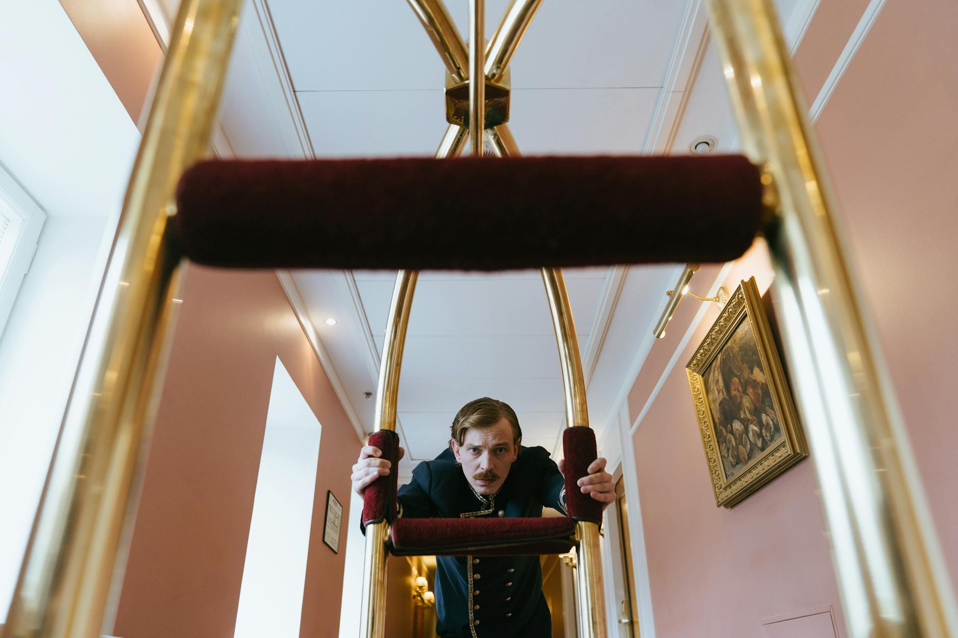 tipping shanghai hotel bellhop